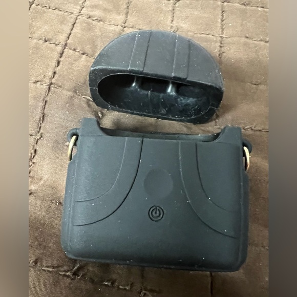 AirPods 1 or 2 case - Picture 3 of 6